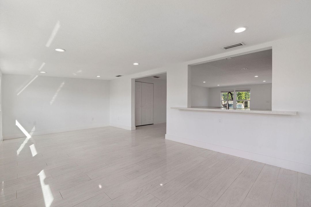 En Venta: $519,900 (4 camas, 3 baños, 1768 Pies cuadrados)