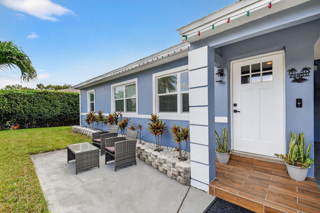 Active With Contract: $358,888 (3 beds, 1 baths, 1266 Square Feet)