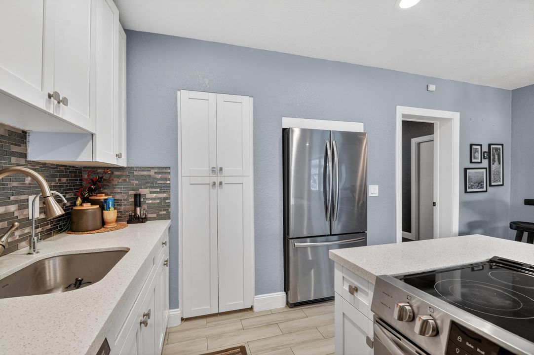 Active With Contract: $358,888 (3 beds, 1 baths, 1266 Square Feet)