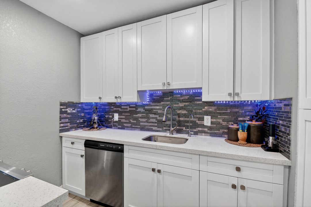 Active With Contract: $358,888 (3 beds, 1 baths, 1266 Square Feet)