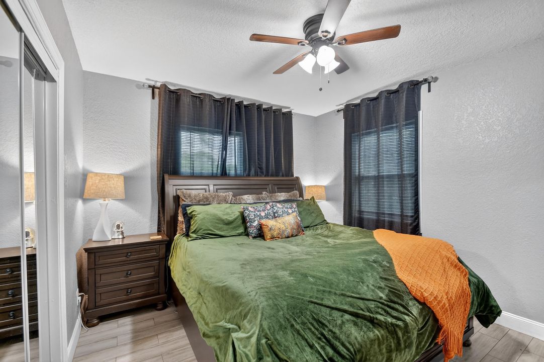 Active With Contract: $358,888 (3 beds, 1 baths, 1266 Square Feet)