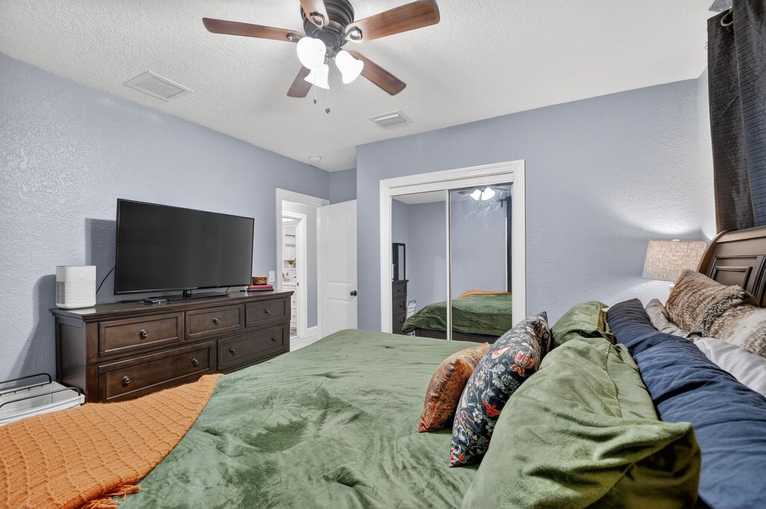 Active With Contract: $358,888 (3 beds, 1 baths, 1266 Square Feet)