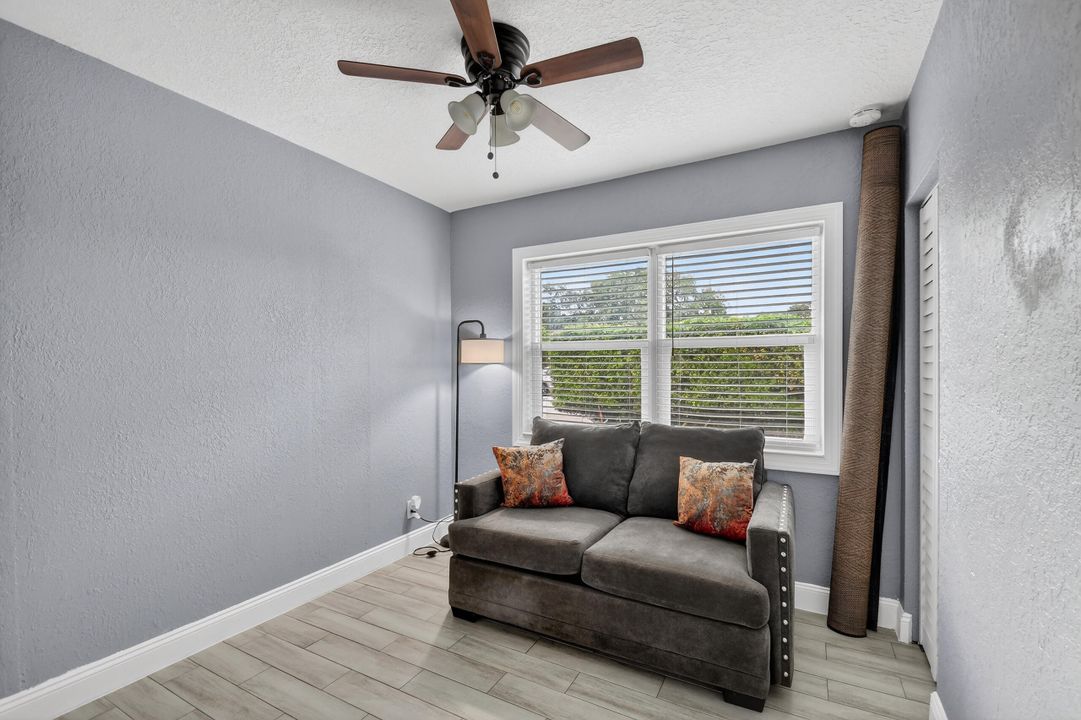 Active With Contract: $358,888 (3 beds, 1 baths, 1266 Square Feet)