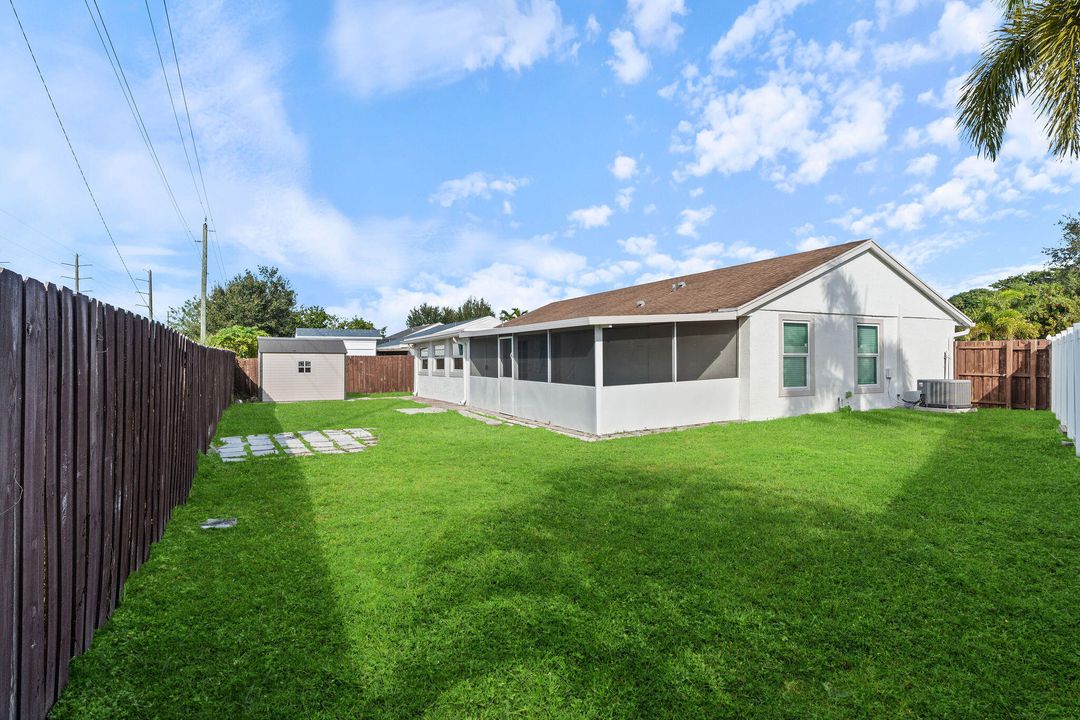 En Venta: $519,900 (4 camas, 3 baños, 1768 Pies cuadrados)