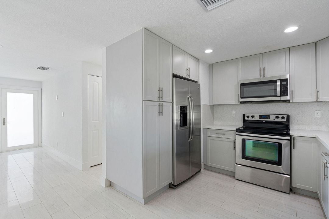 En Venta: $519,900 (4 camas, 3 baños, 1768 Pies cuadrados)