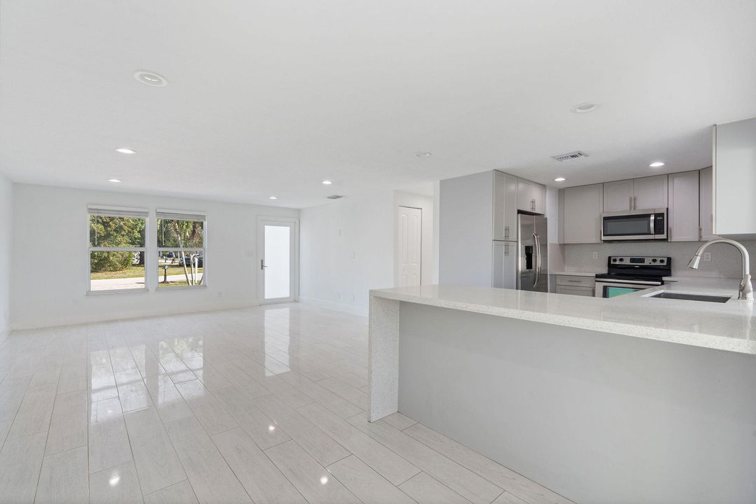 En Venta: $519,900 (4 camas, 3 baños, 1768 Pies cuadrados)