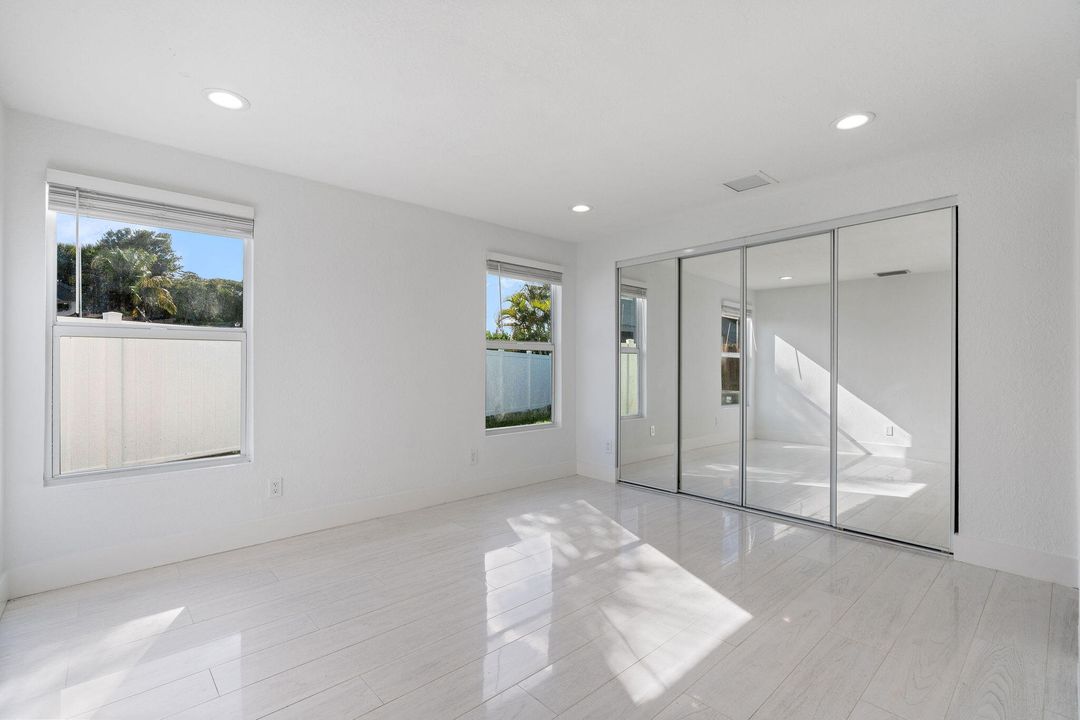 En Venta: $519,900 (4 camas, 3 baños, 1768 Pies cuadrados)