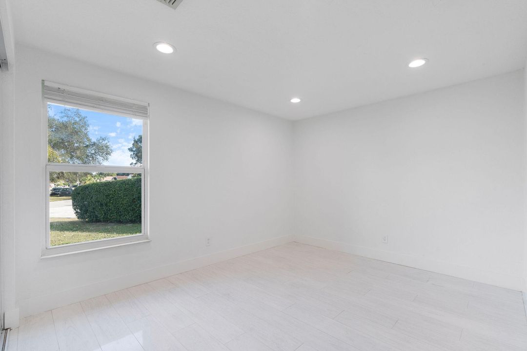 En Venta: $519,900 (4 camas, 3 baños, 1768 Pies cuadrados)