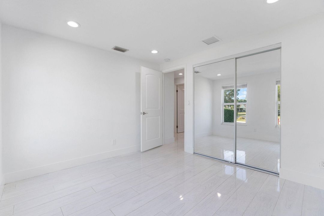 En Venta: $519,900 (4 camas, 3 baños, 1768 Pies cuadrados)