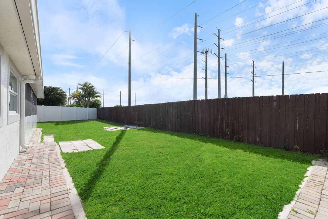 En Venta: $519,900 (4 camas, 3 baños, 1768 Pies cuadrados)