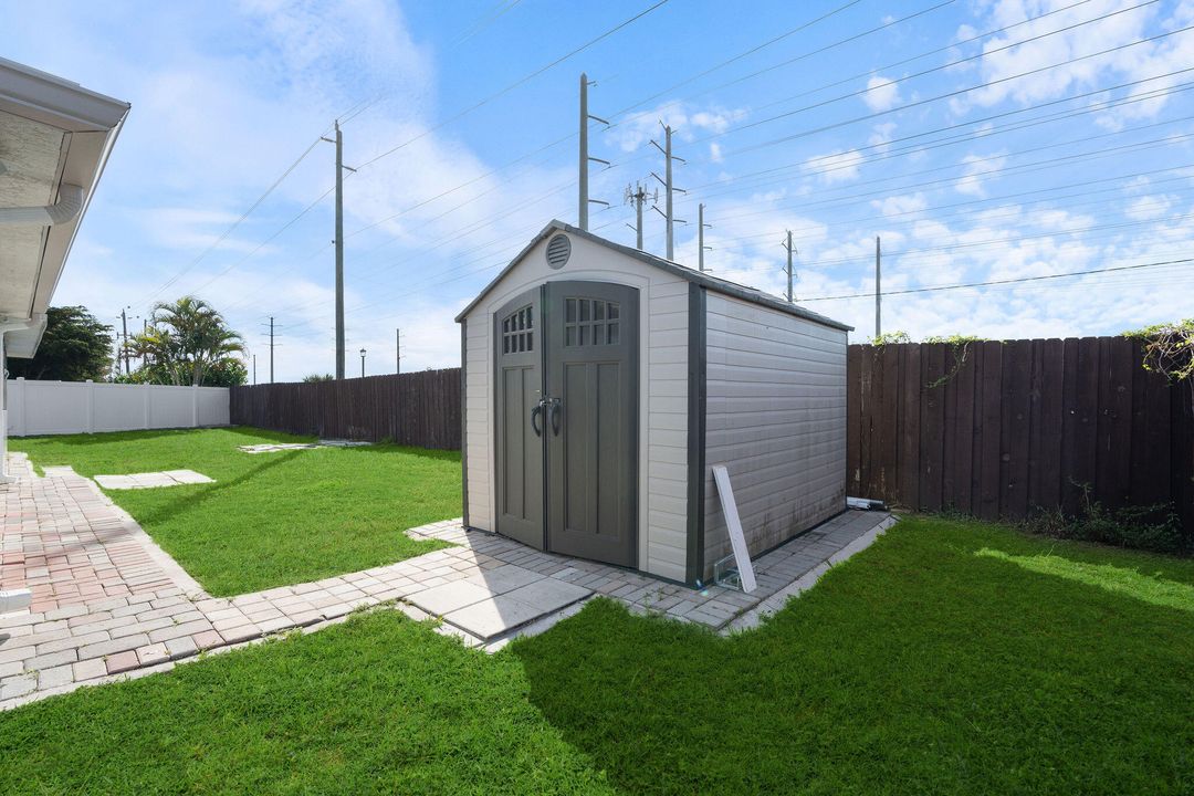 En Venta: $519,900 (4 camas, 3 baños, 1768 Pies cuadrados)