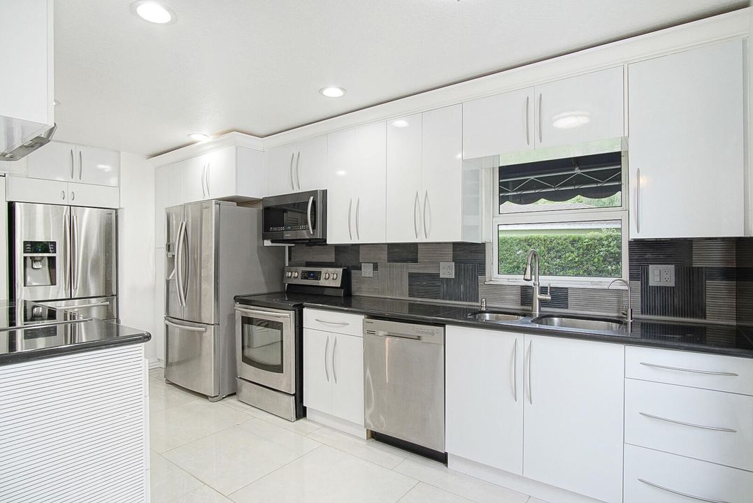 For Sale: $434,900 (3 beds, 2 baths, 1500 Square Feet)