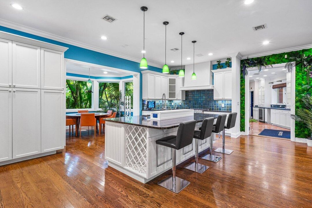 На продажу: $15,000,000 (8 спален, 6 ванн, 7512 Квадратных фут)