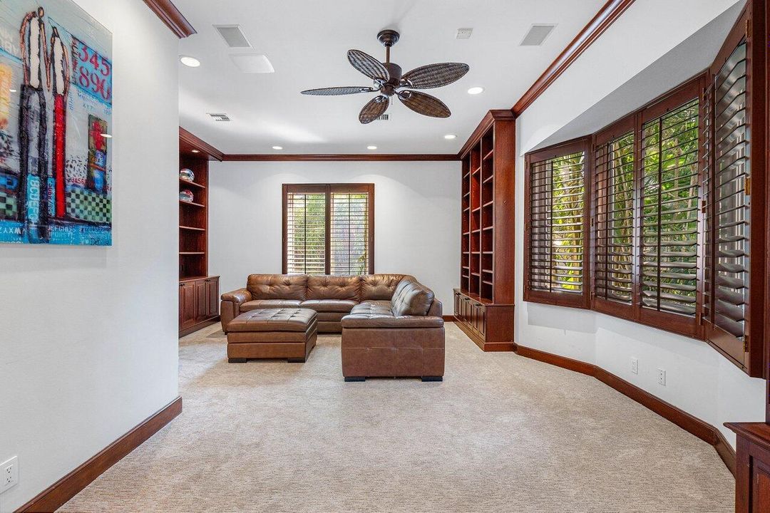 На продажу: $15,000,000 (8 спален, 6 ванн, 7512 Квадратных фут)