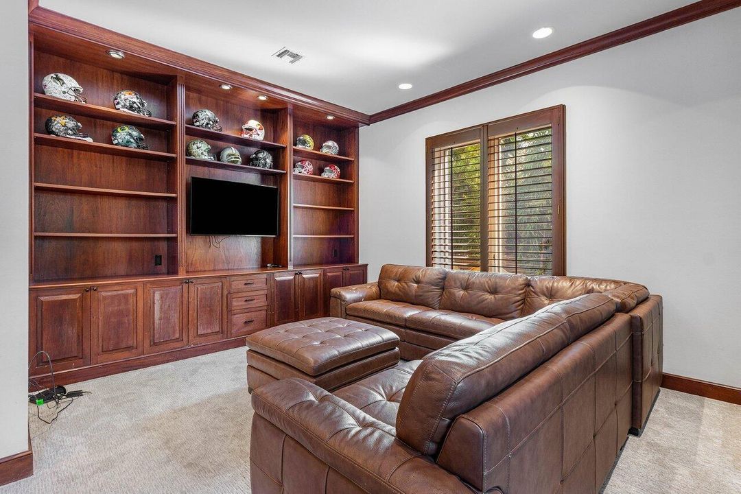 На продажу: $15,000,000 (8 спален, 6 ванн, 7512 Квадратных фут)