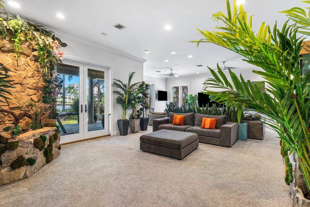 На продажу: $15,000,000 (8 спален, 6 ванн, 7512 Квадратных фут)