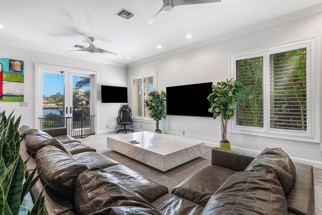 На продажу: $15,000,000 (8 спален, 6 ванн, 7512 Квадратных фут)