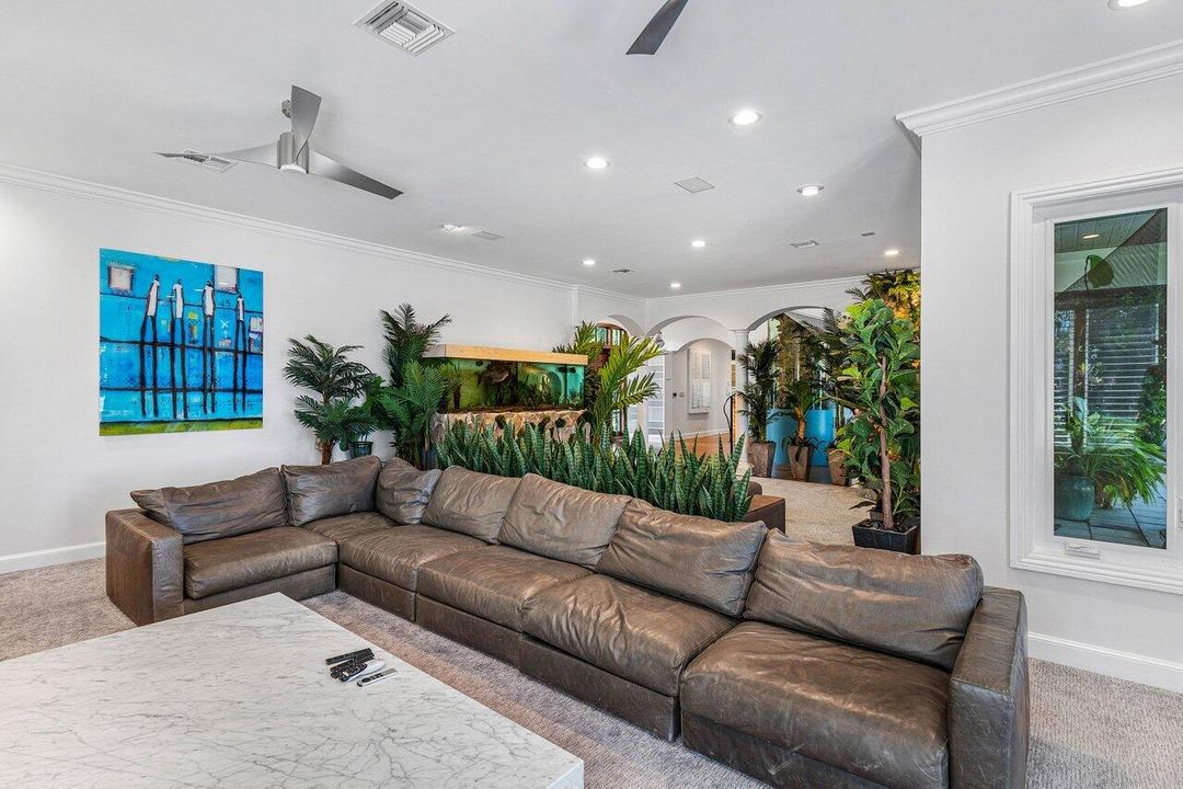 На продажу: $15,000,000 (8 спален, 6 ванн, 7512 Квадратных фут)