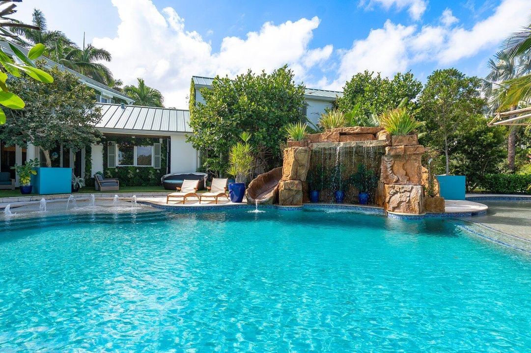 На продажу: $15,000,000 (8 спален, 6 ванн, 7512 Квадратных фут)