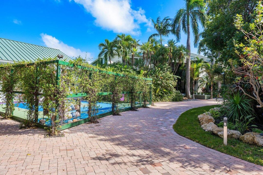 На продажу: $15,000,000 (8 спален, 6 ванн, 7512 Квадратных фут)