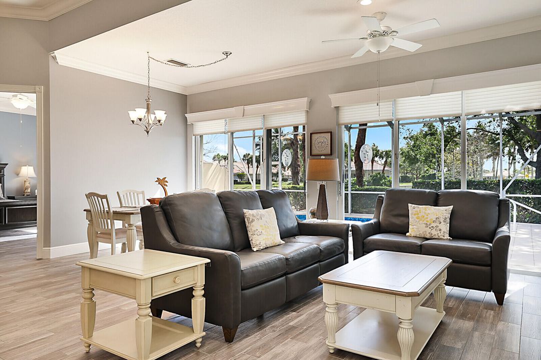 待售: $974,000 (3 贝兹, 2 浴室, 2226 平方英尺)