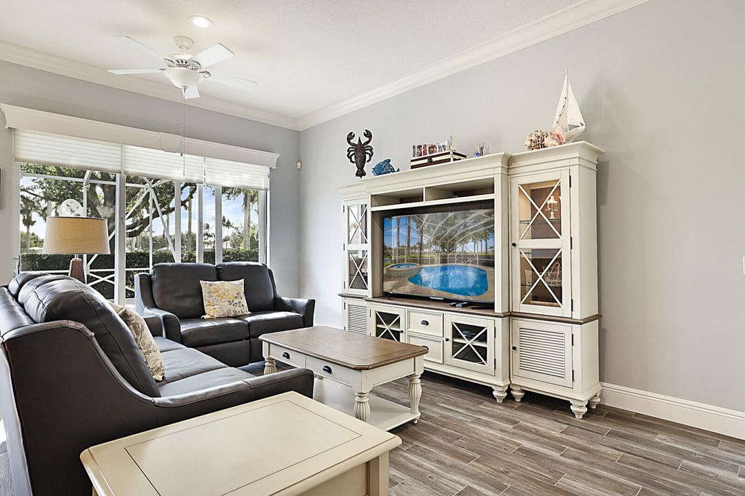 待售: $974,000 (3 贝兹, 2 浴室, 2226 平方英尺)