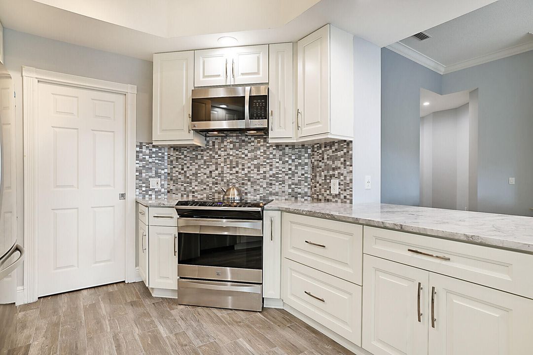 待售: $974,000 (3 贝兹, 2 浴室, 2226 平方英尺)