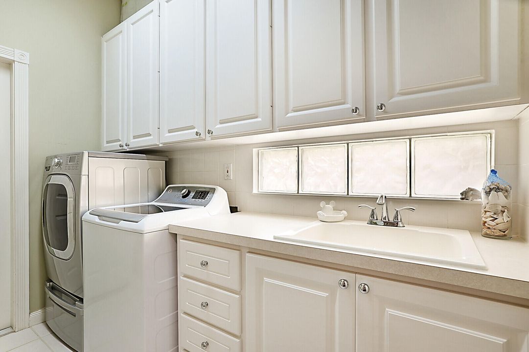 待售: $974,000 (3 贝兹, 2 浴室, 2226 平方英尺)