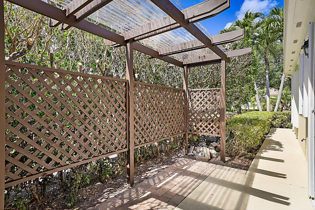 待售: $974,000 (3 贝兹, 2 浴室, 2226 平方英尺)