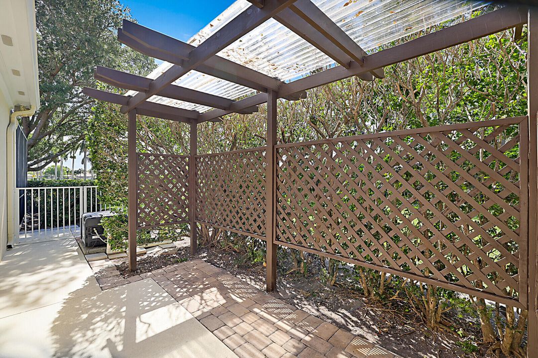 待售: $974,000 (3 贝兹, 2 浴室, 2226 平方英尺)