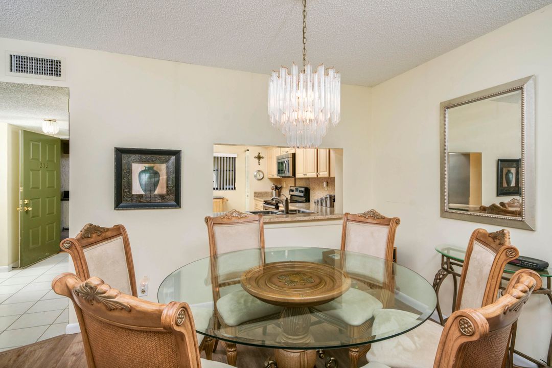 For Sale: $275,000 (2 beds, 2 baths, 1245 Square Feet)