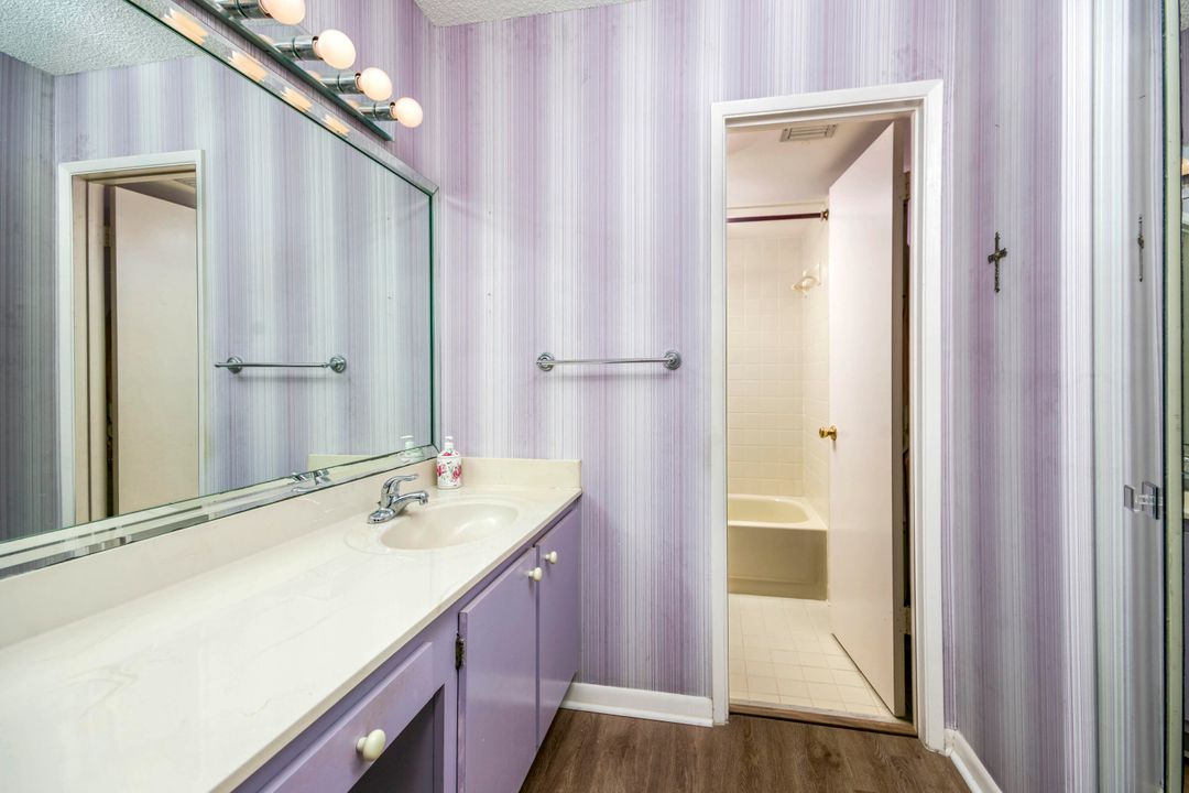 For Sale: $275,000 (2 beds, 2 baths, 1245 Square Feet)