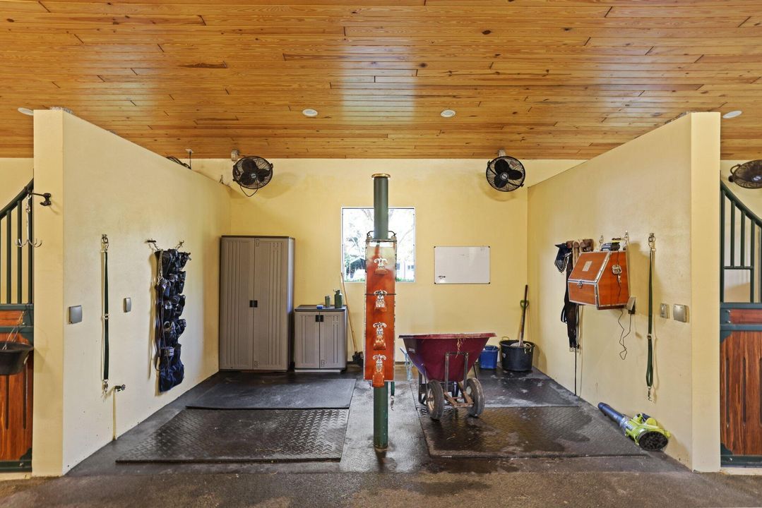 На продажу: $16,000,000 (8 спален, 6 ванн, 2568 Квадратных фут)