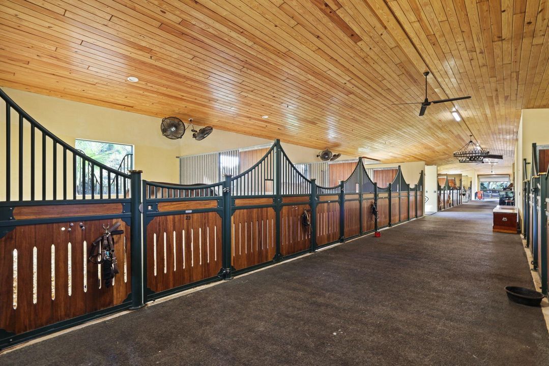 На продажу: $16,000,000 (8 спален, 6 ванн, 2568 Квадратных фут)