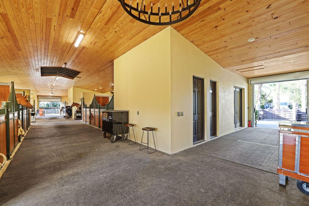 На продажу: $16,000,000 (8 спален, 6 ванн, 2568 Квадратных фут)