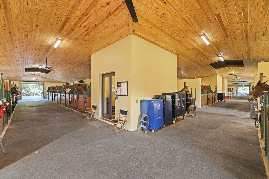 На продажу: $16,000,000 (8 спален, 6 ванн, 2568 Квадратных фут)