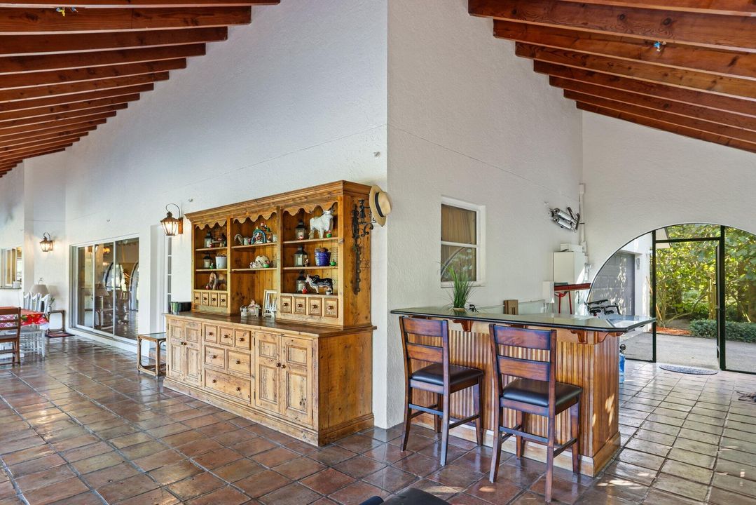 На продажу: $16,000,000 (8 спален, 6 ванн, 2568 Квадратных фут)