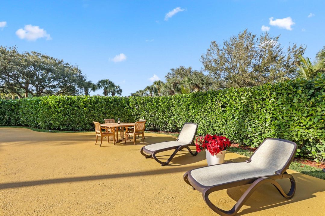 На продажу: $16,000,000 (8 спален, 6 ванн, 2568 Квадратных фут)