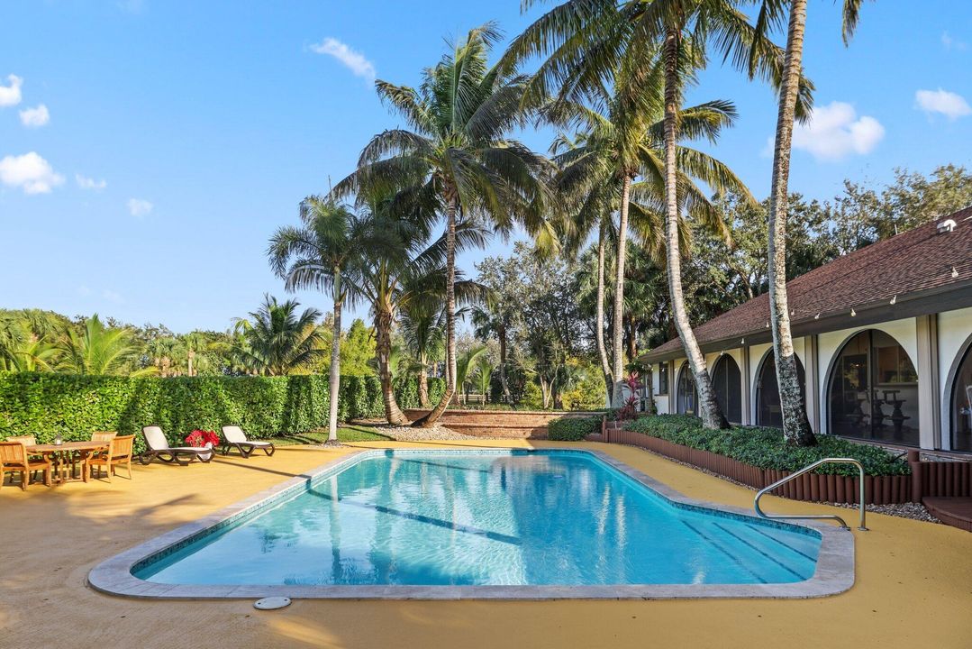 На продажу: $16,000,000 (8 спален, 6 ванн, 2568 Квадратных фут)