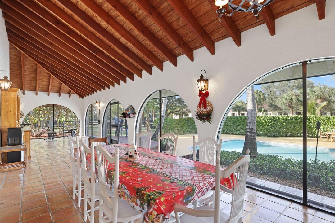 На продажу: $16,000,000 (8 спален, 6 ванн, 2568 Квадратных фут)