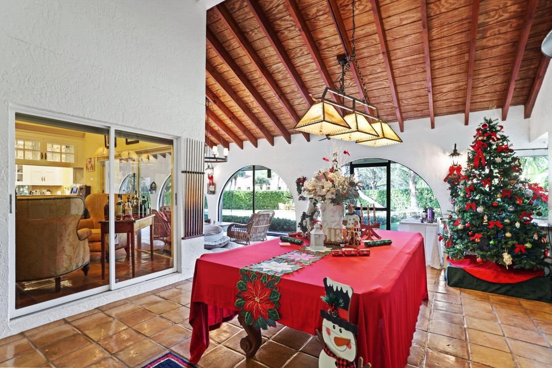 На продажу: $16,000,000 (8 спален, 6 ванн, 2568 Квадратных фут)