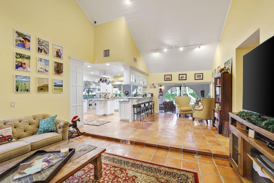 На продажу: $16,000,000 (8 спален, 6 ванн, 2568 Квадратных фут)