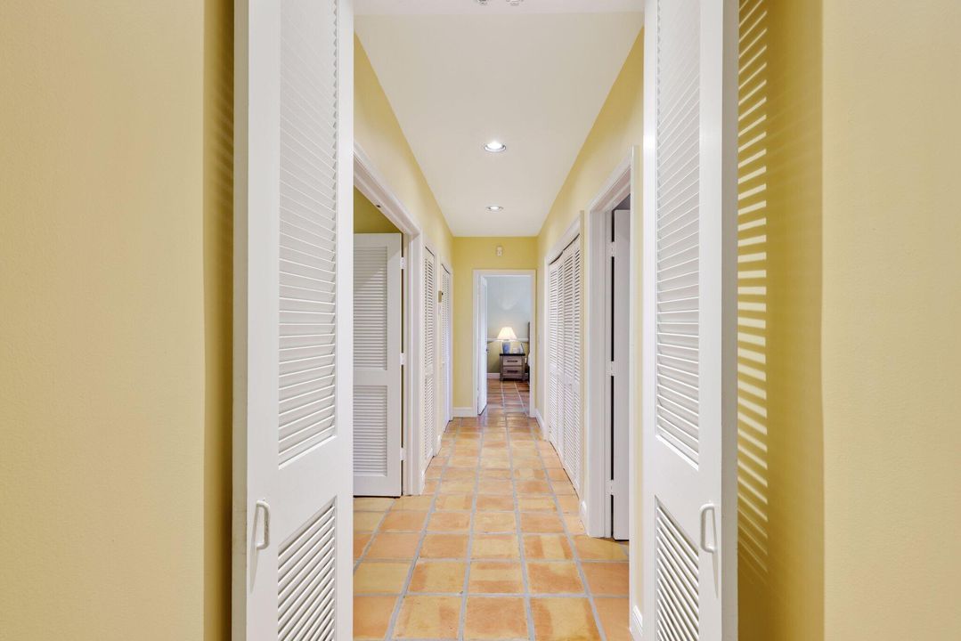 На продажу: $16,000,000 (8 спален, 6 ванн, 2568 Квадратных фут)