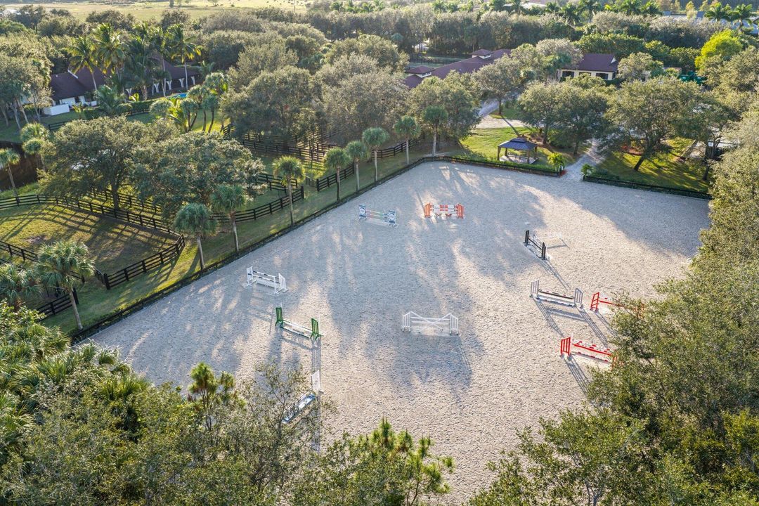 На продажу: $16,000,000 (8 спален, 6 ванн, 2568 Квадратных фут)