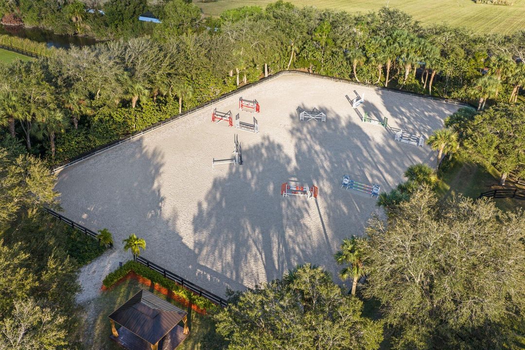 На продажу: $16,000,000 (8 спален, 6 ванн, 2568 Квадратных фут)