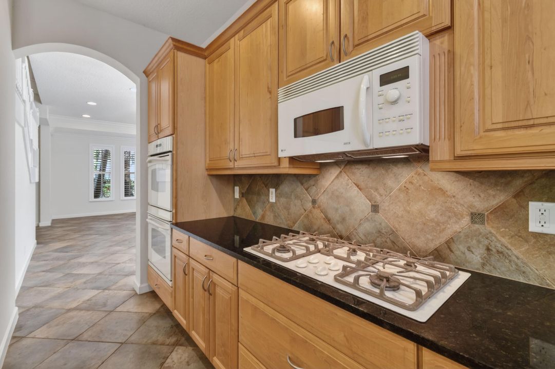 En Venta: $1,485,000 (4 camas, 3 baños, 3114 Pies cuadrados)