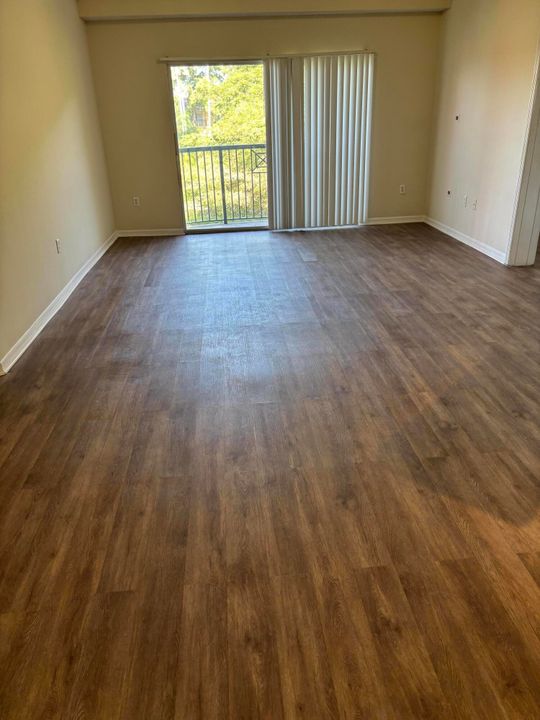 待售: $204,900 (2 贝兹, 2 浴室, 1026 平方英尺)