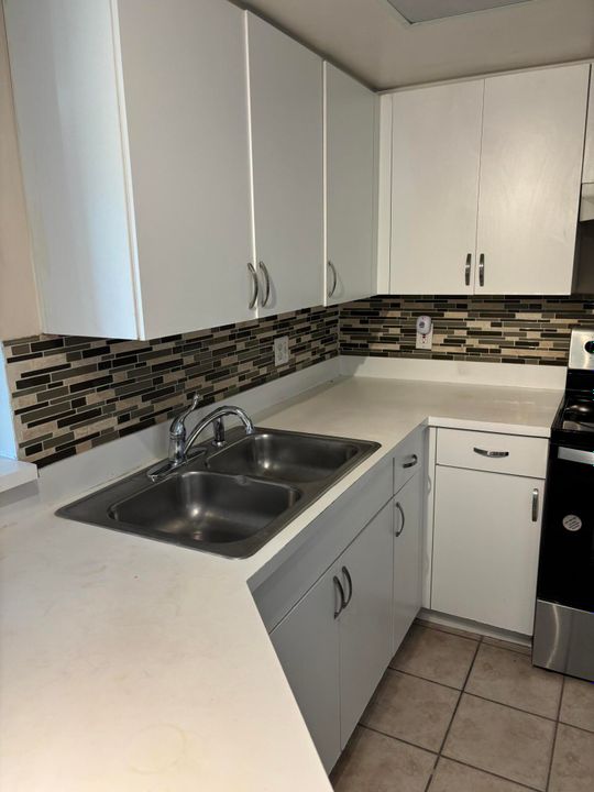 待售: $204,900 (2 贝兹, 2 浴室, 1026 平方英尺)