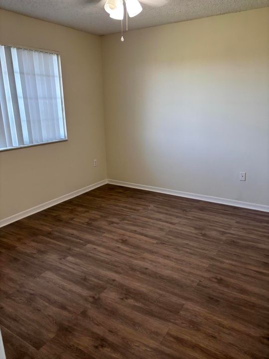 待售: $204,900 (2 贝兹, 2 浴室, 1026 平方英尺)