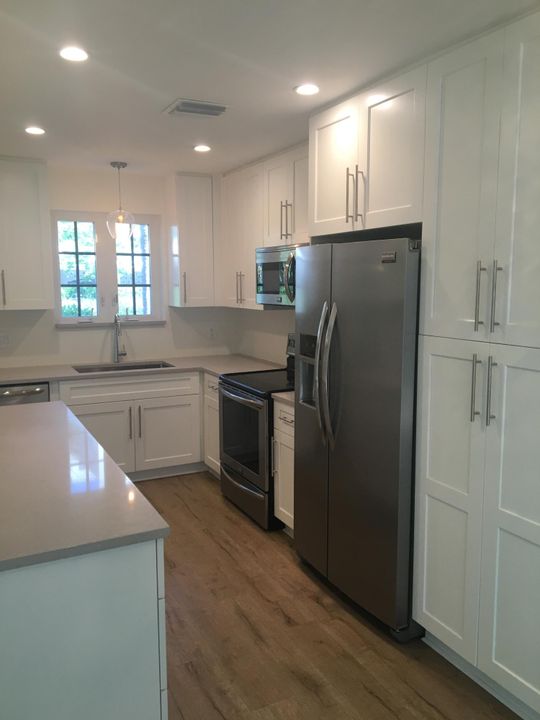 出租: $4,500 (2 贝兹, 1 浴室, 1233 平方英尺)